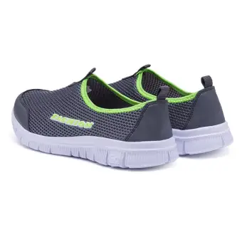 flat sole running shoes