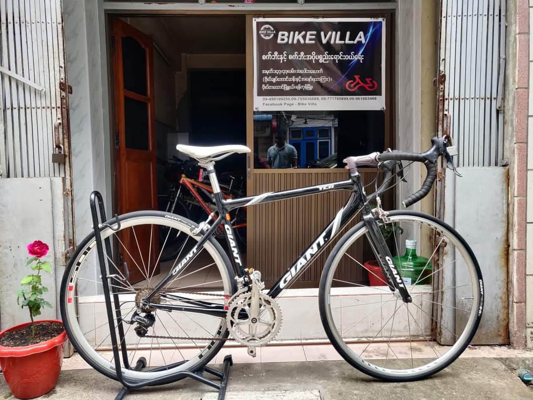 Giant TCR Japan Container Road Bike 