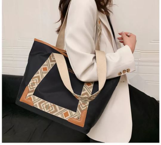 Shoulder Bag Louis Feraud ( Paris), Women's Fashion, Bags & Wallets,  Shoulder Bags on Carousell